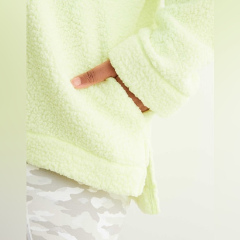 Aerie NWT Cloud Sherpa Oversized pullover tennis ball green sz medium 24” p2p - Picture 4 of 14
